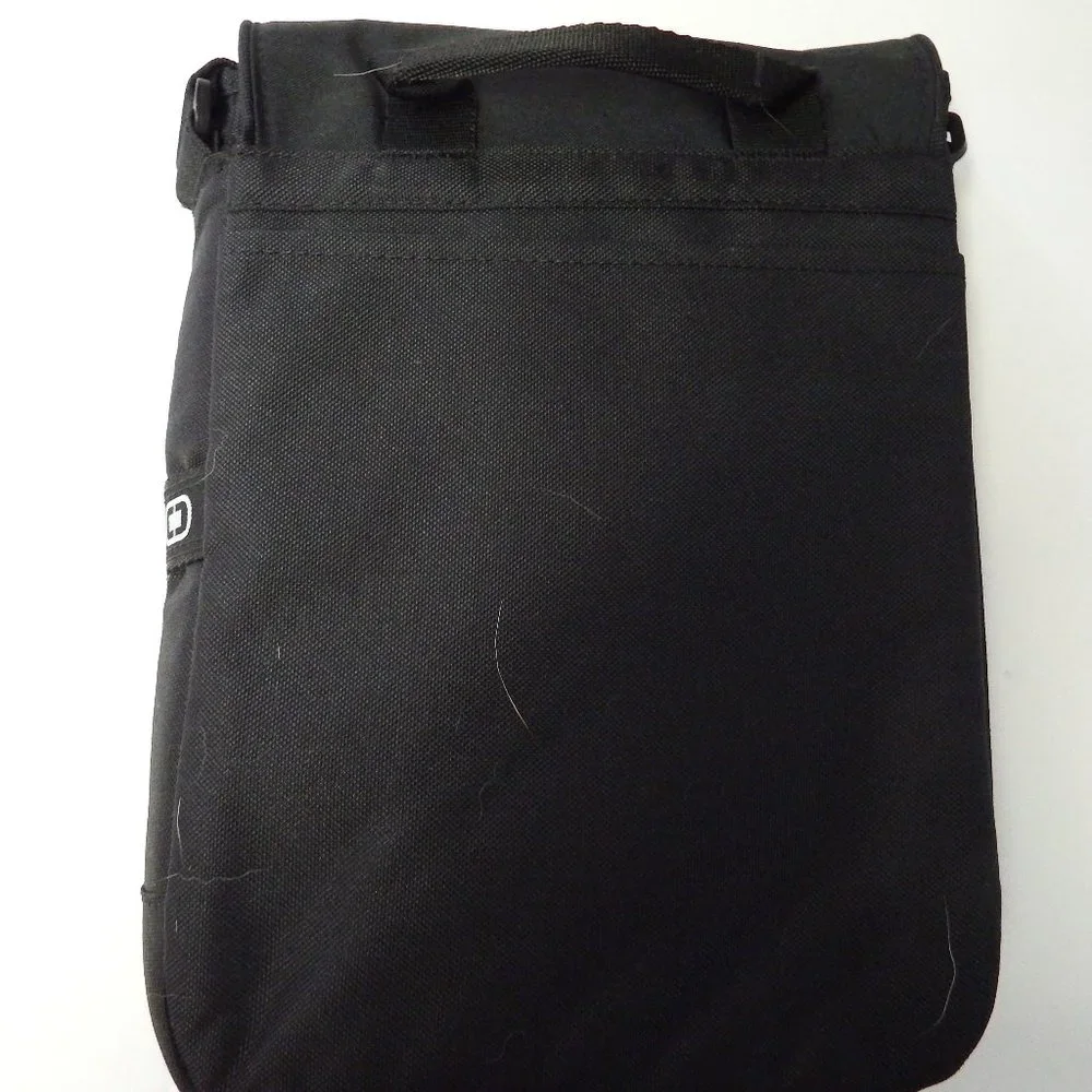 Crossbody black bag for tablet by Ogio